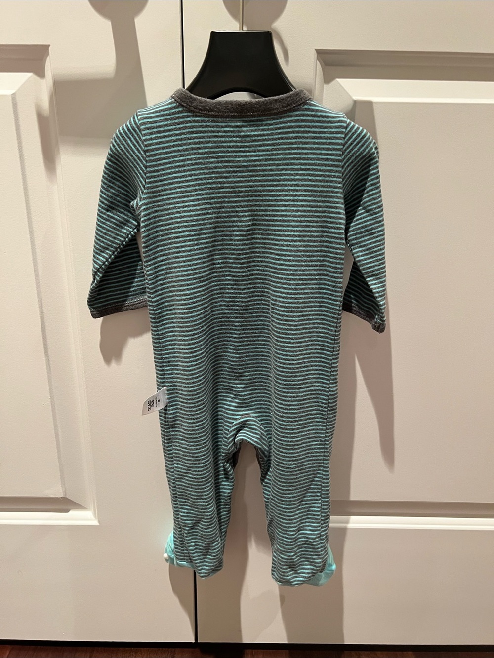 Carter’s Footed Pyjama - Picture 2 of 3
